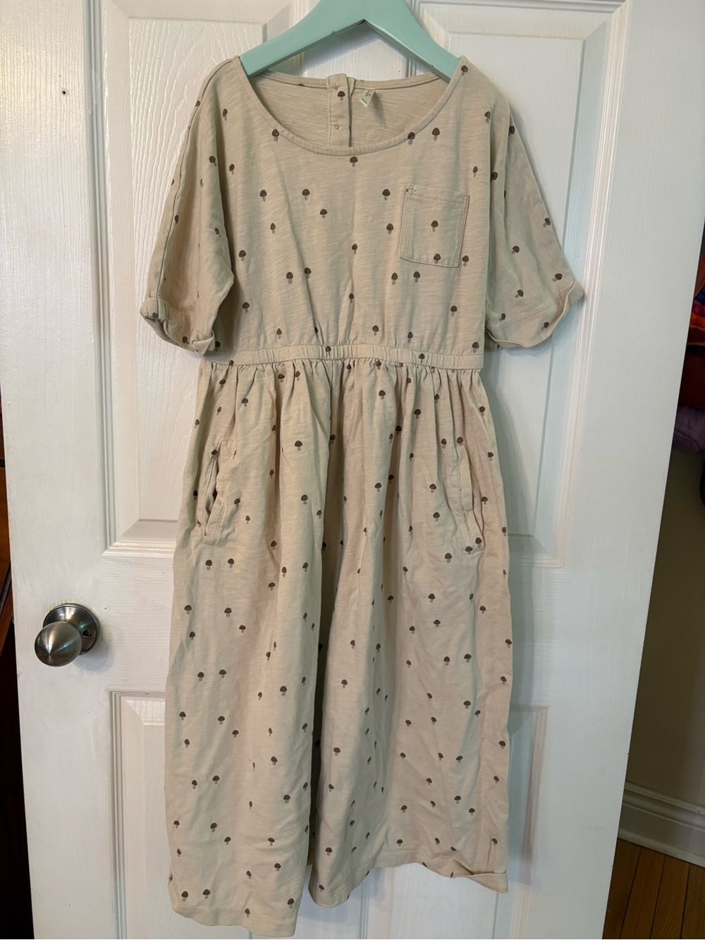 NWOT Rylee & Cry Girl’s Beige Cotton Midi Dress with mushroom Print (size 10-12)